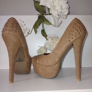 CHESTNUT PLATFORM HEELS WITH EMBELISHMENTS - 5.5